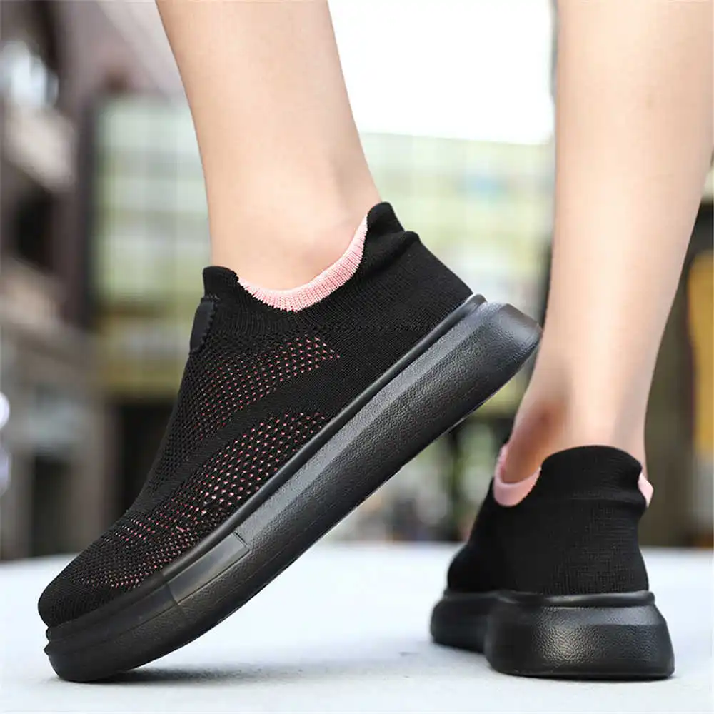 Men'S Shoes Different Types - جوارب رياضية للنساء ، أحذية بنية